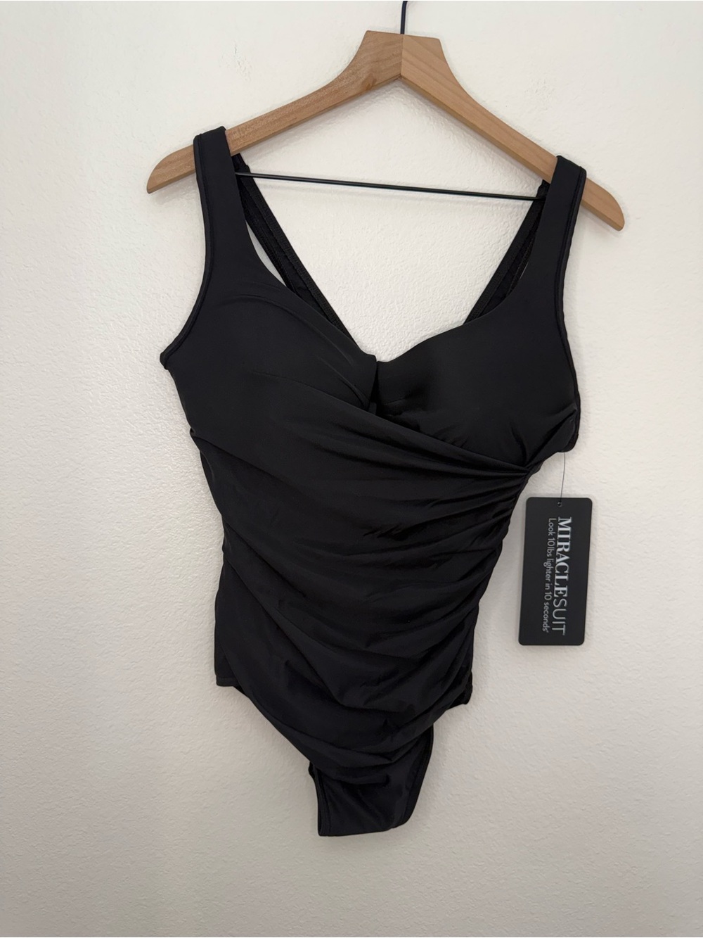 NWT Miraclesuit Must Haves Escape One Piece Swimsuit (size 16) - Picture 5 of 11